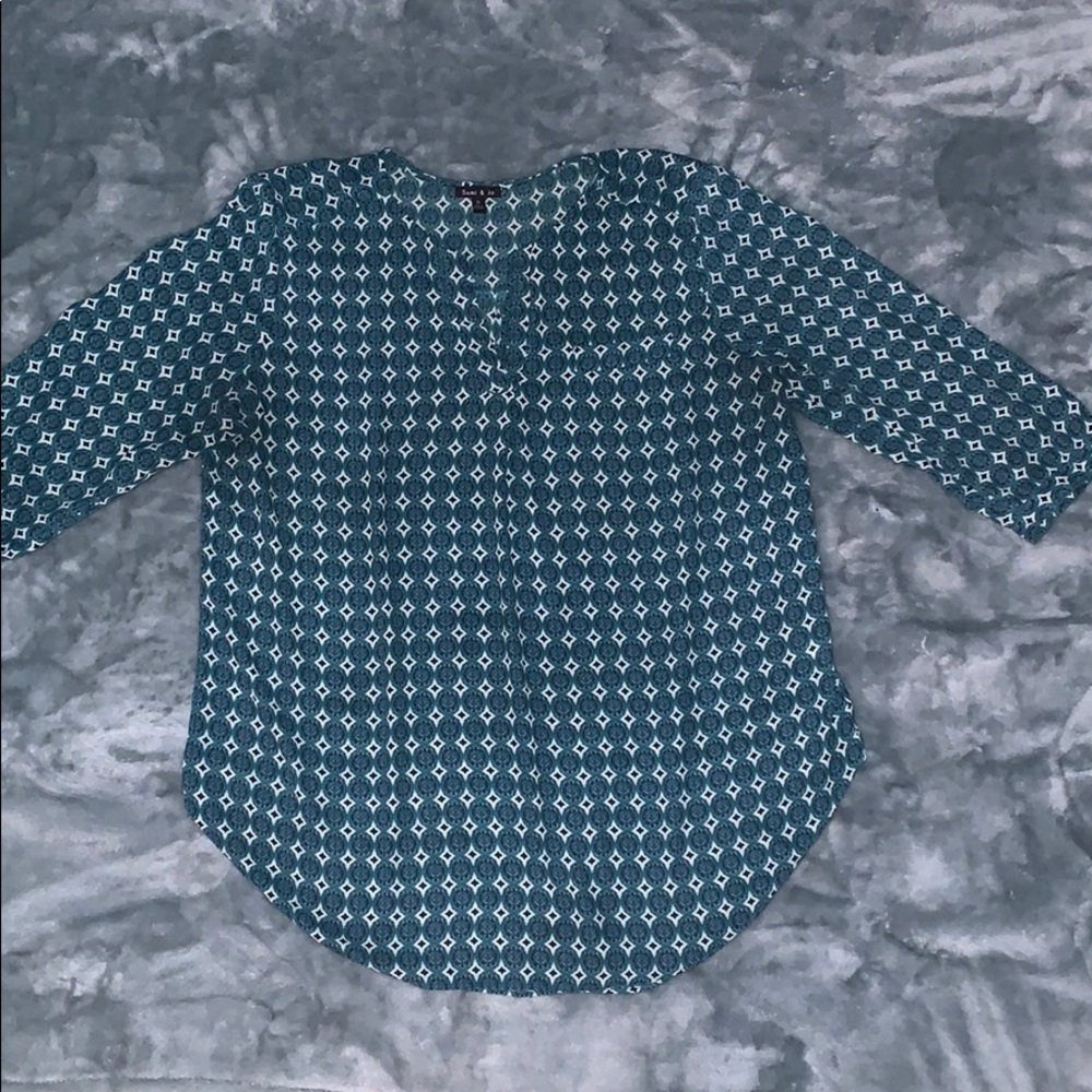 Patterned polyester blue blouse